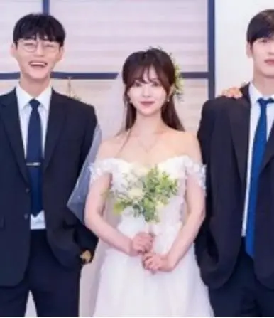 《男生堆里的女生2》：当“团宠”遭遇新挑战，青春喜剧的进阶与反思！